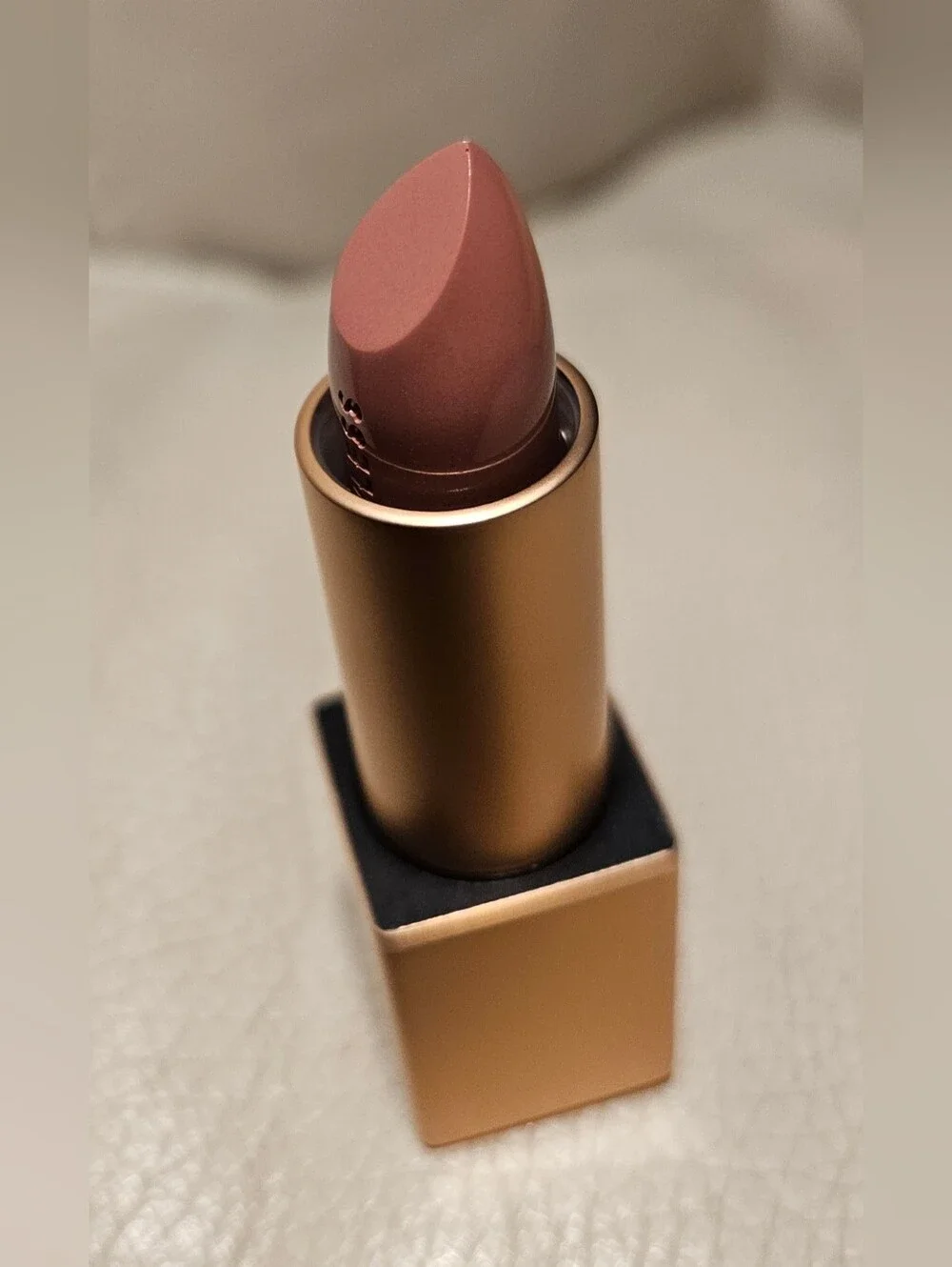 Lawless Conceal The Deal Foundation & Plumping Satin Cream Lipstick